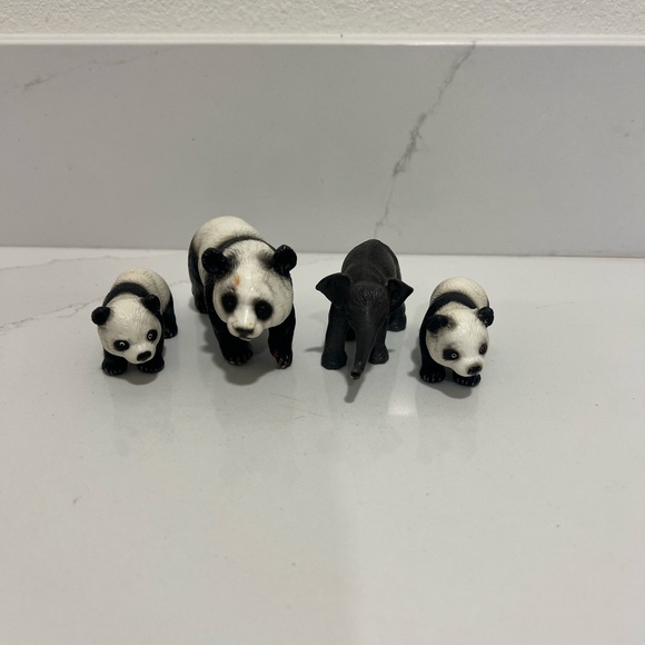 Schleich Panda and Elephant Figurine Set set of 4 - Picture 4 of 16